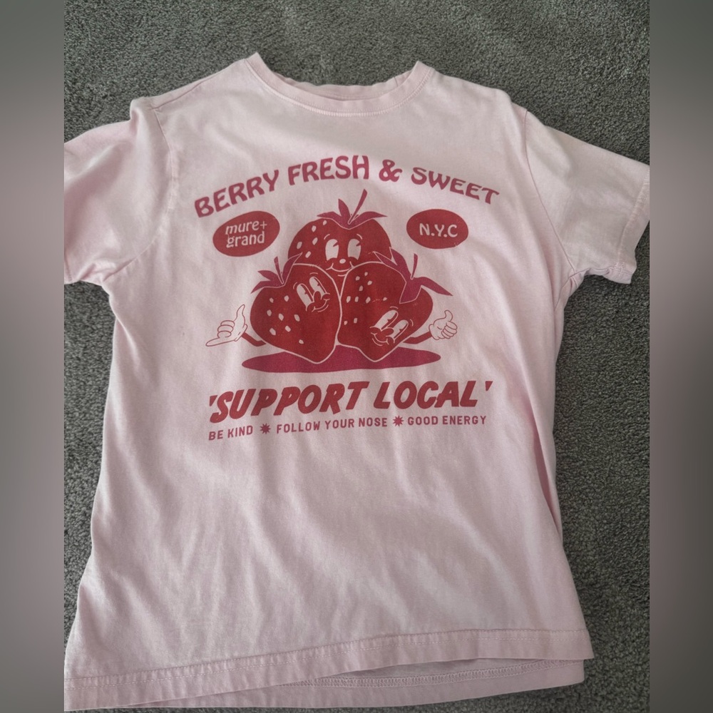 strawberry graphic Tee S hand painted cotton